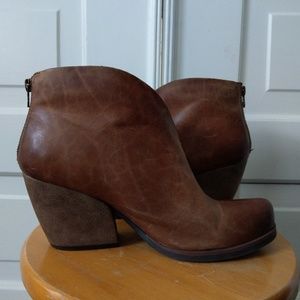 Korks brown booties size 10
